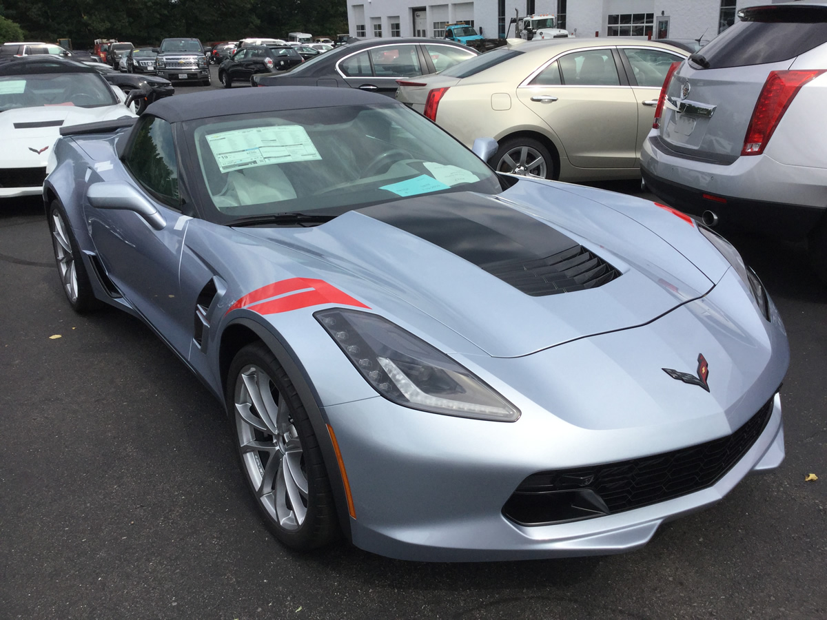 Sterling Blue Metallic is Coming to an End for the 2017 Corvette