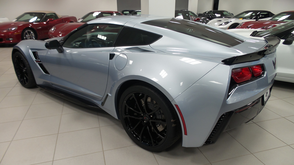 Sterling Blue Metallic is Coming to an End for the 2017 Corvette